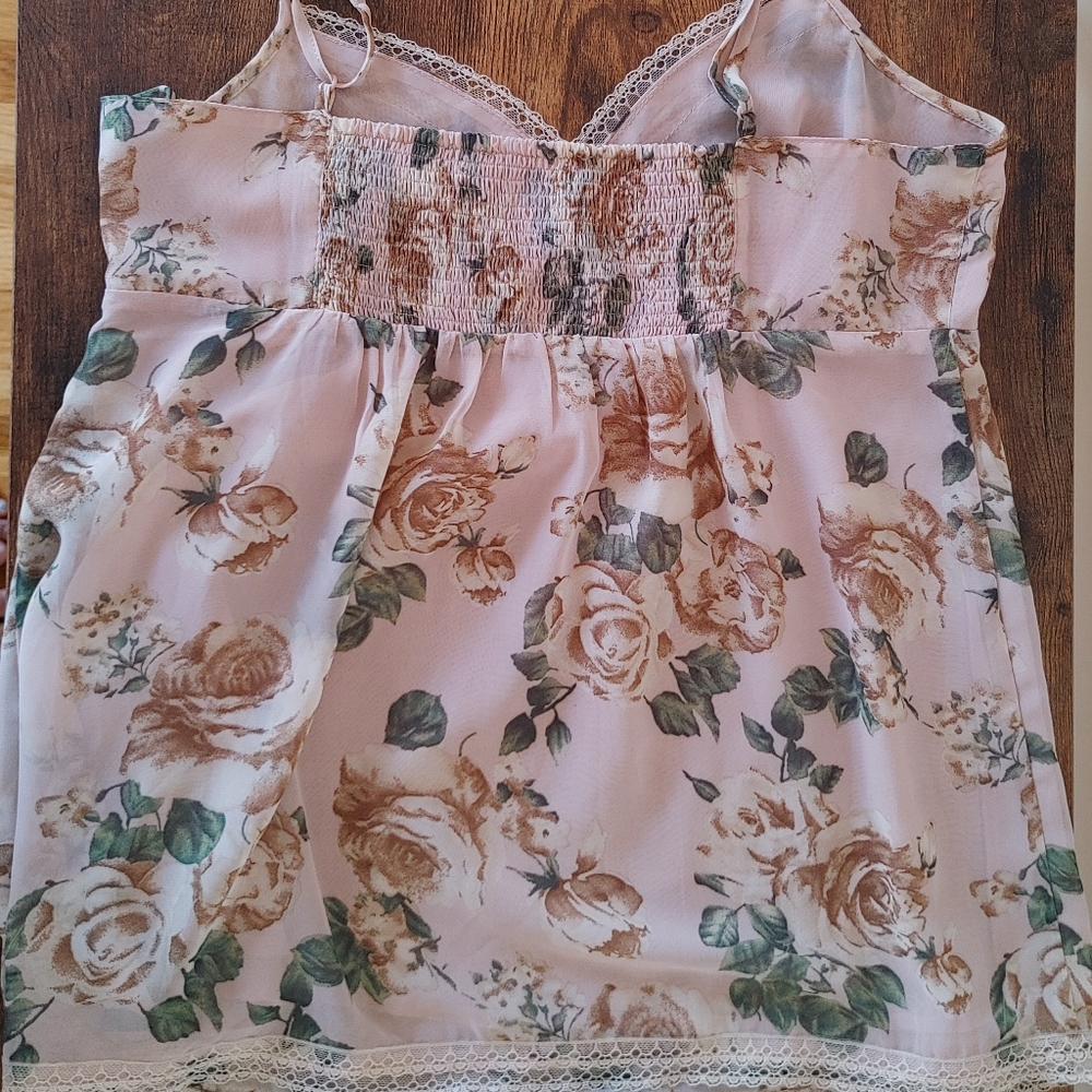 Medium, Floral, spaghetti strapped with lace Forever 21 shirt - Picture 4 of 4